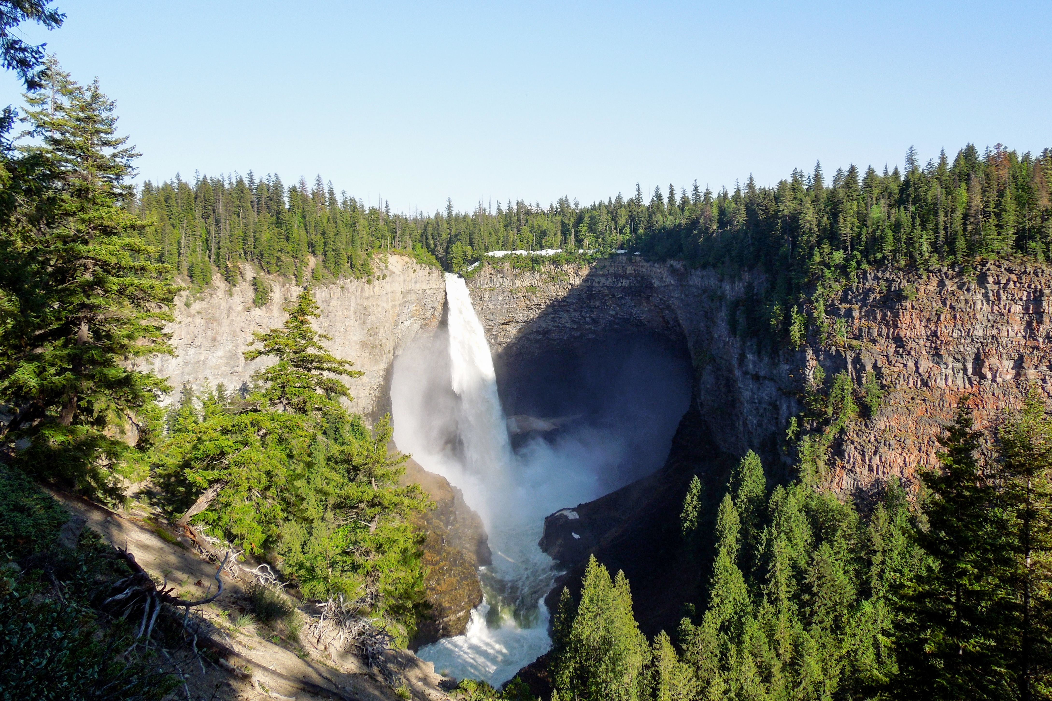 Der Helmcken Falls im Wells Grey Provincial Park in British Columbia