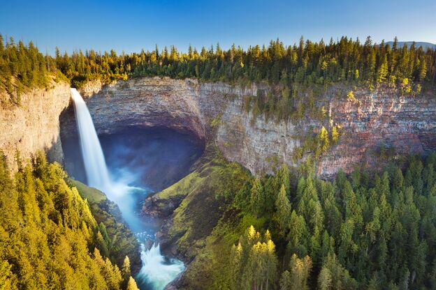 Blick auf die Helmcken Falls im Wells Gray Provincial Park, Britisch Kolumbien Blick auf die Helmcken Falls im Wells Gray Provincial Park, Britisch Kolumbien