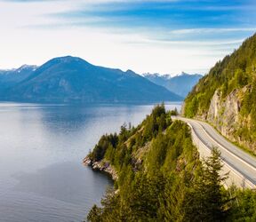 Tolle Ausblicke bei einer Fahrt auf dem Sea to Sky Highway von Vancouver nach Whistler