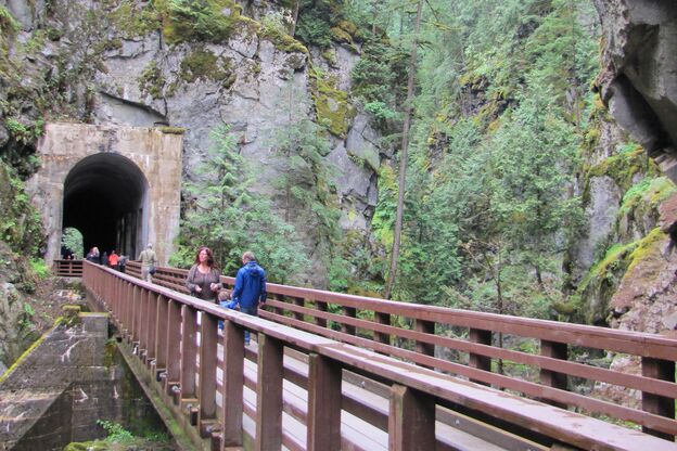 Die Othello Tunnel, Hope, British Columbia Die Othello Tunnel, Hope, British Columbia