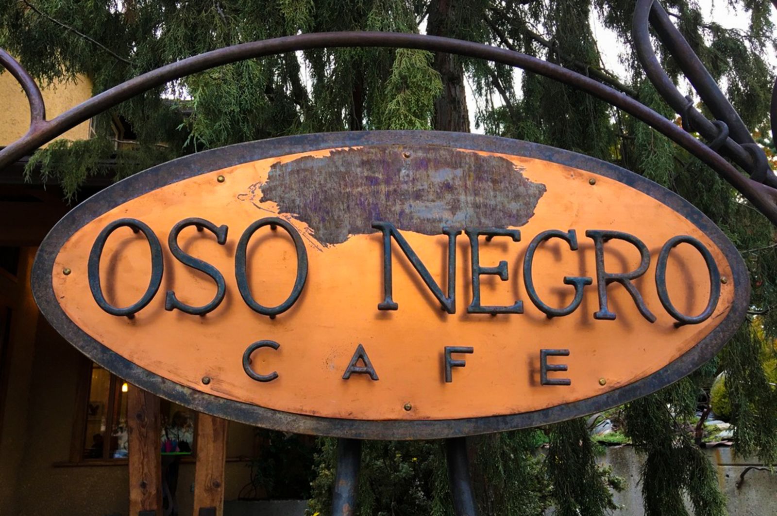 Willkommen im Oso Negro Café in Nelson, British Columbia