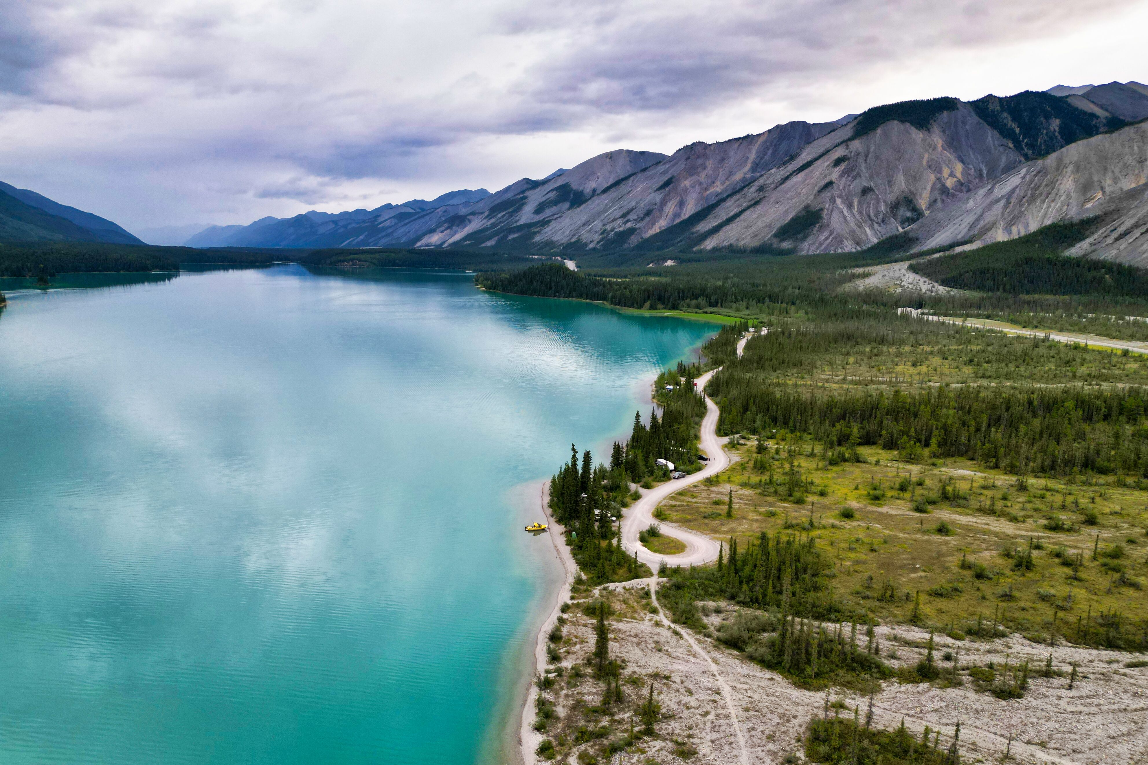 Blick auf den Muncho Lake