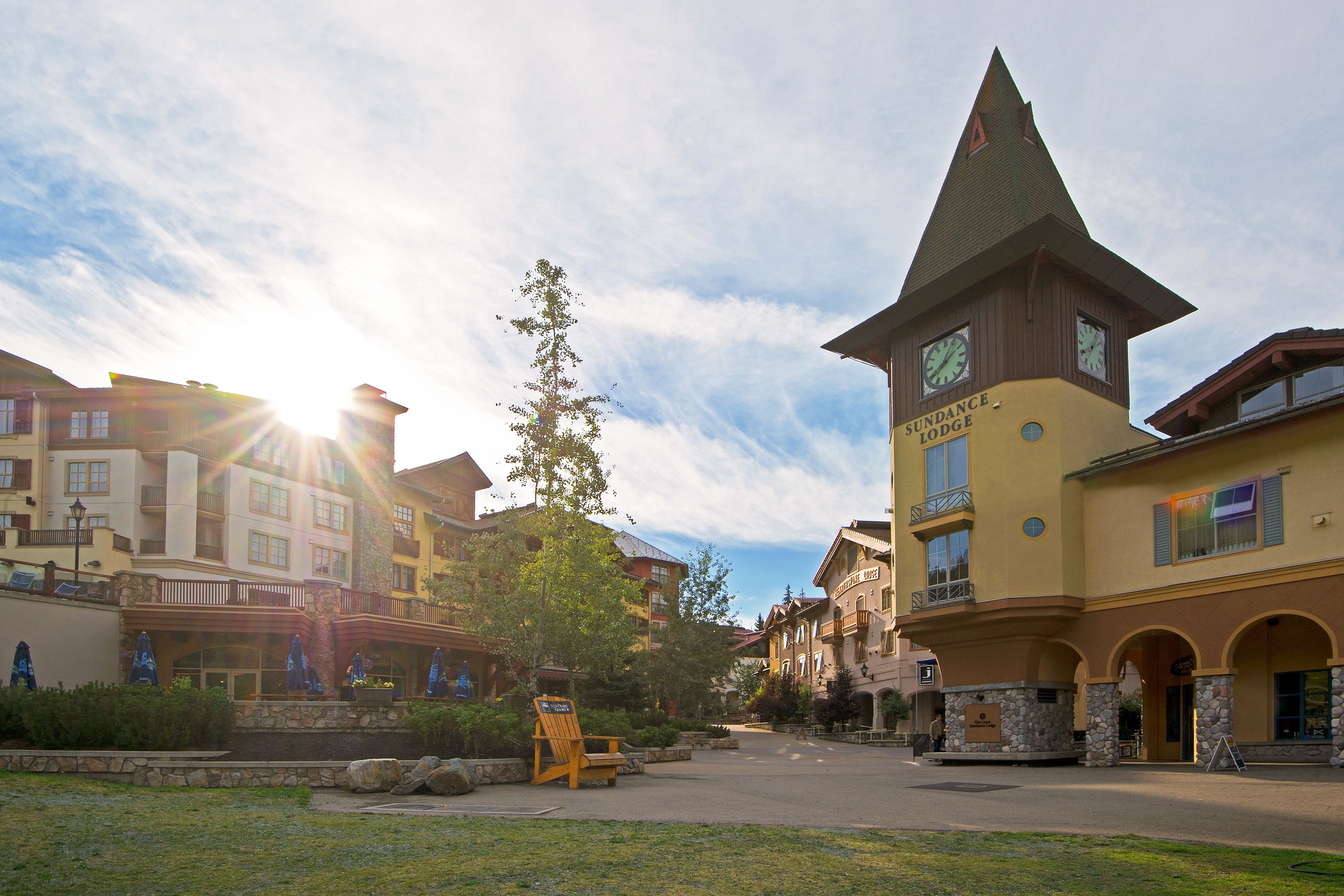 Der Blick auf die Sundance Lodge in Sun Peaks