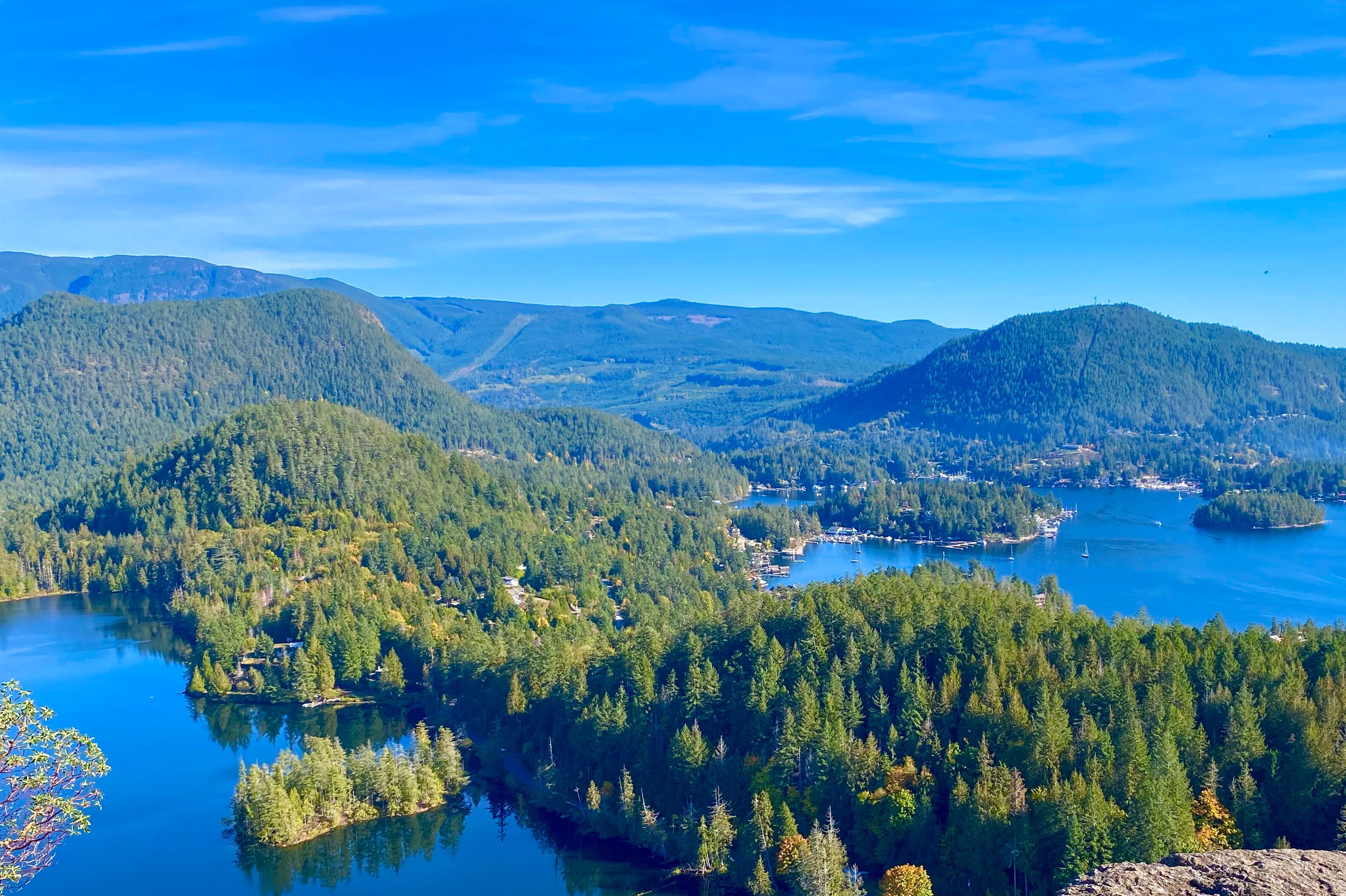 Schöne Aussicht vom Pender Hill am Sunhine Coast aus in British Columbia