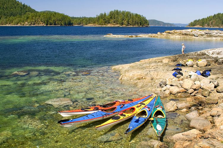 Mit dem Kayak die Sunshine Coast in British Columbia erkunden
