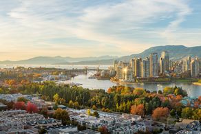 Die Stadt Vancouver in British Columbia im Herbst