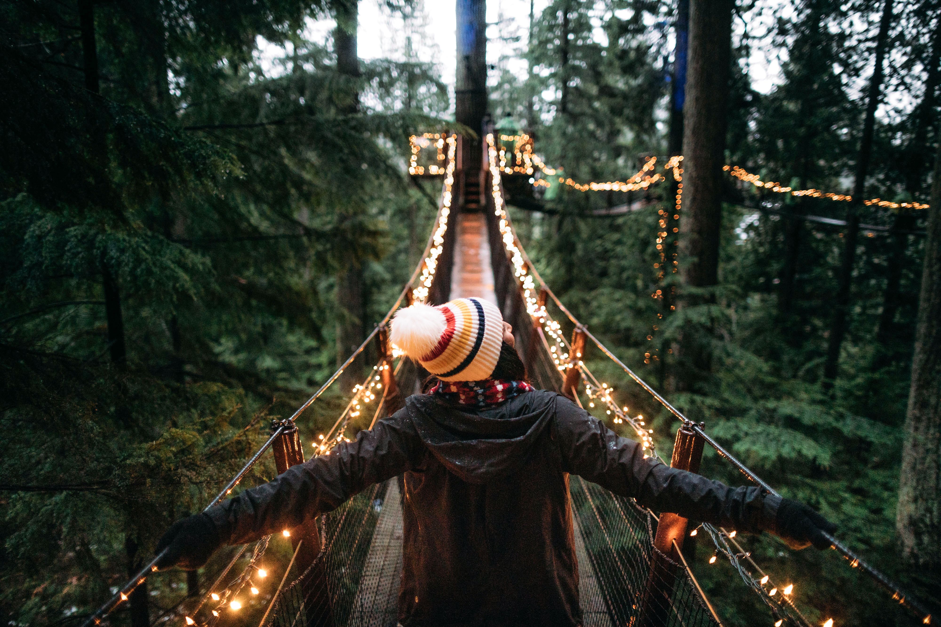 Die Schönheit der Canyon Lights auf der Capilano Suspension Bridge erleben