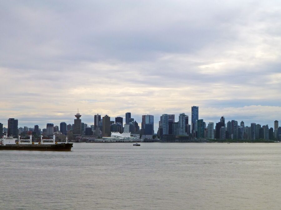 Vancouver von Lonsdale Quay aus gesehen