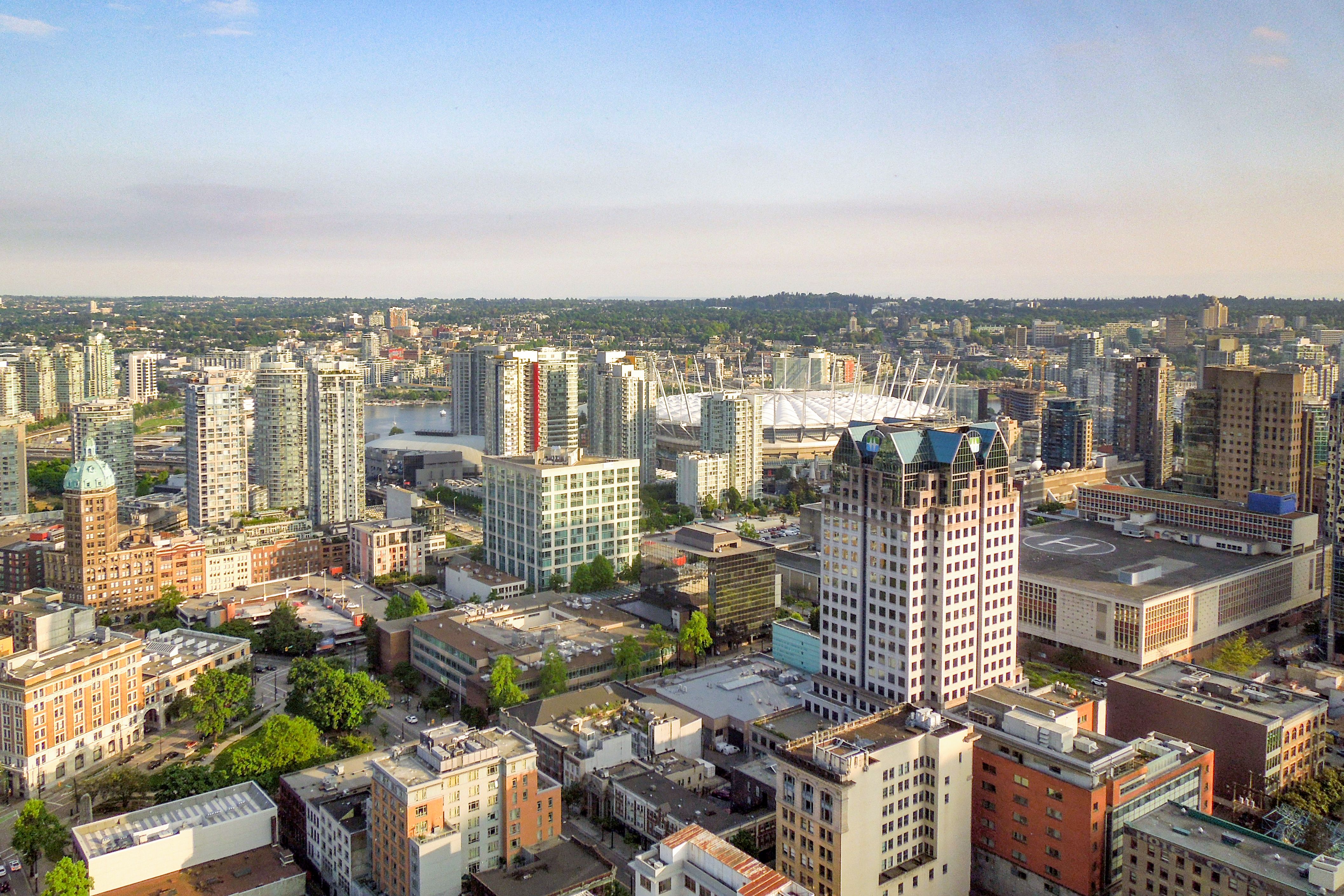 Der Ausblick vom Vancouver Lookout-Tower bietet einen Rundumblick auf die Skyline von Vancouver