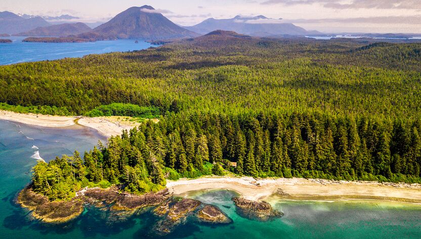 Auf der Hot Springs Cove Excursion den Maquinna Marine Provincial Park in British Columbia erkunden Auf der Hot Springs Cove Excursion den Maquinna Marine Provincial Park in British Columbia erkunden