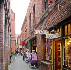 regionen/kanada/britishcolumbia/vancouverisland/victoria/fan-tan-alley-shops.cr2005x2000-680x0 regionen/kanada/britishcolumbia/vancouverisland/victoria/fan-tan-alley-shops.cr2005x2000-680x0