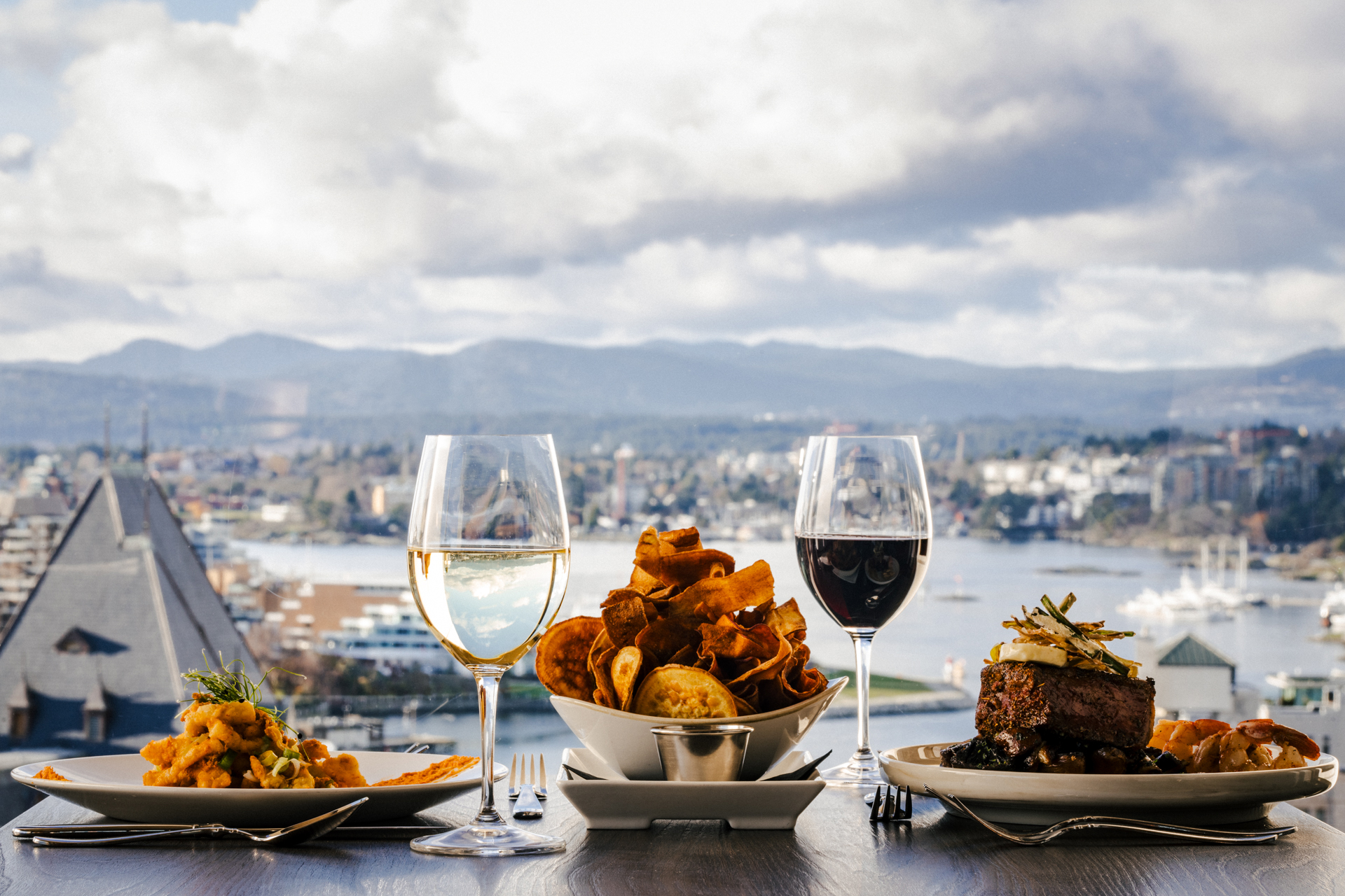 Leckere Speisen für Zwei mit wunderschönem Ausblick