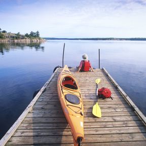 Steg im Nutimik Lake Campground im Whiteshell Provincial Park, Manitoba