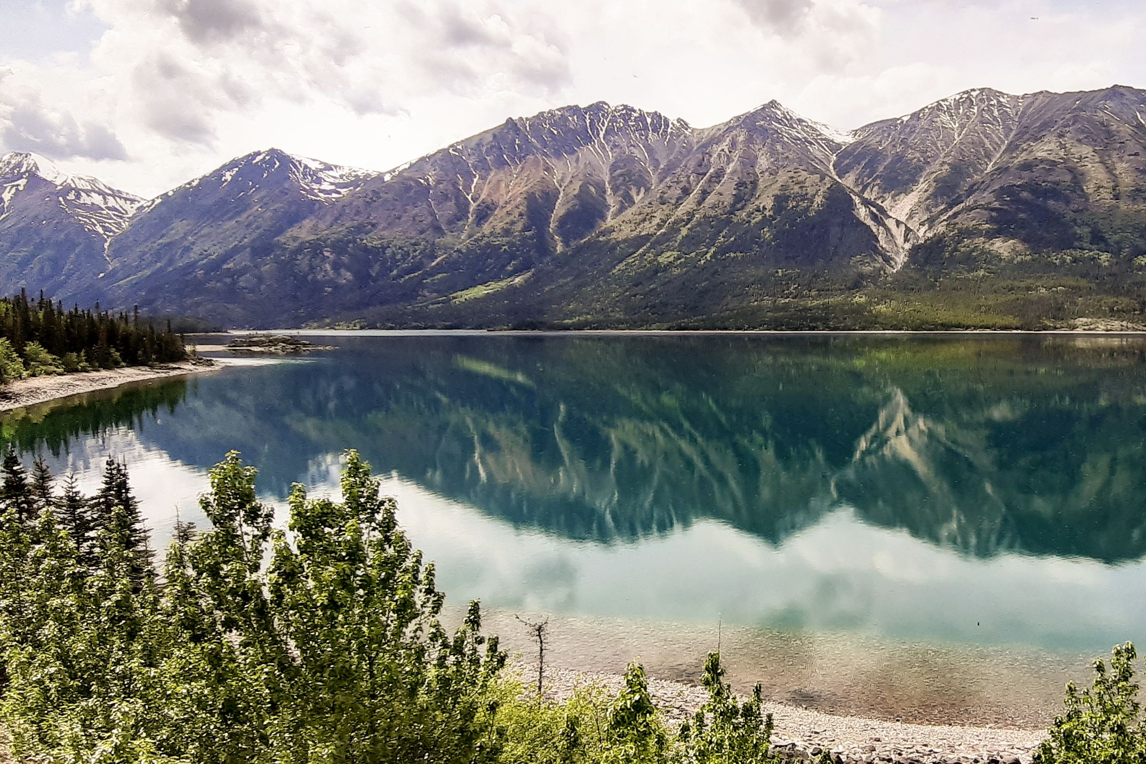 Der Blick auf den Lake Bennett in Yukon