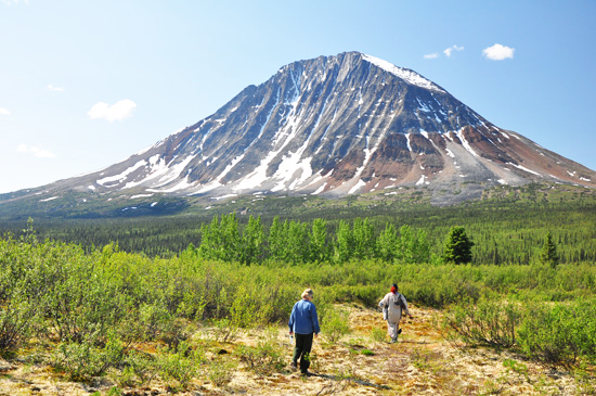 Wanderer im Naats'ihch'oh Nationalpark