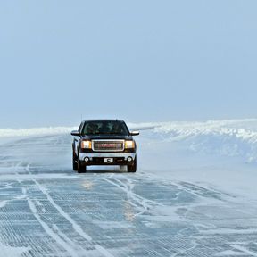 Unterwegs auf der Tuk Ice Road