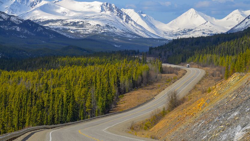 Atemberaubender Alaska Highway in Yukon Atemberaubender Alaska Highway in Yukon
