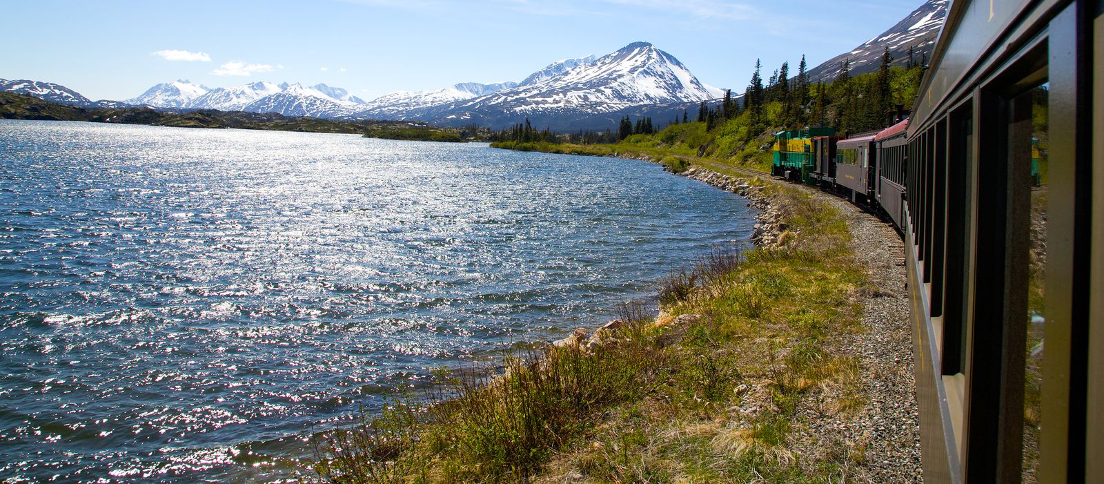 White Pass Train an den Summit Lakes in Yukon, Canda