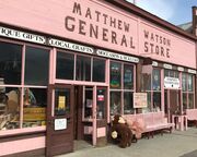 regionen/kanada/nordregionen/yukon/carcross/carcross-general-store-entrance.cr3788x2526-0x30 regionen/kanada/nordregionen/yukon/carcross/carcross-general-store-entrance.cr3788x2526-0x30