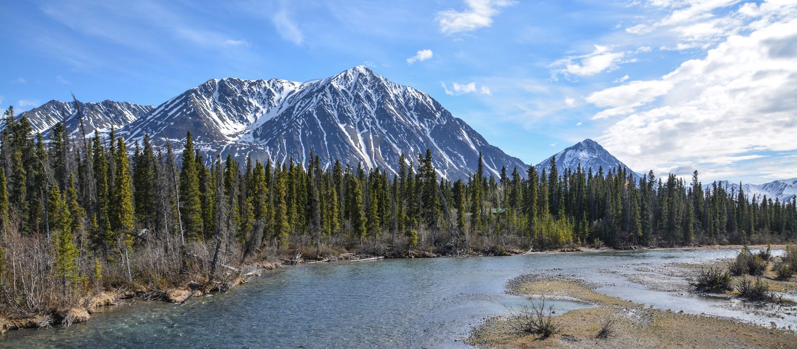 Aussicht auf das Bergpanorama des Kluane National Parks