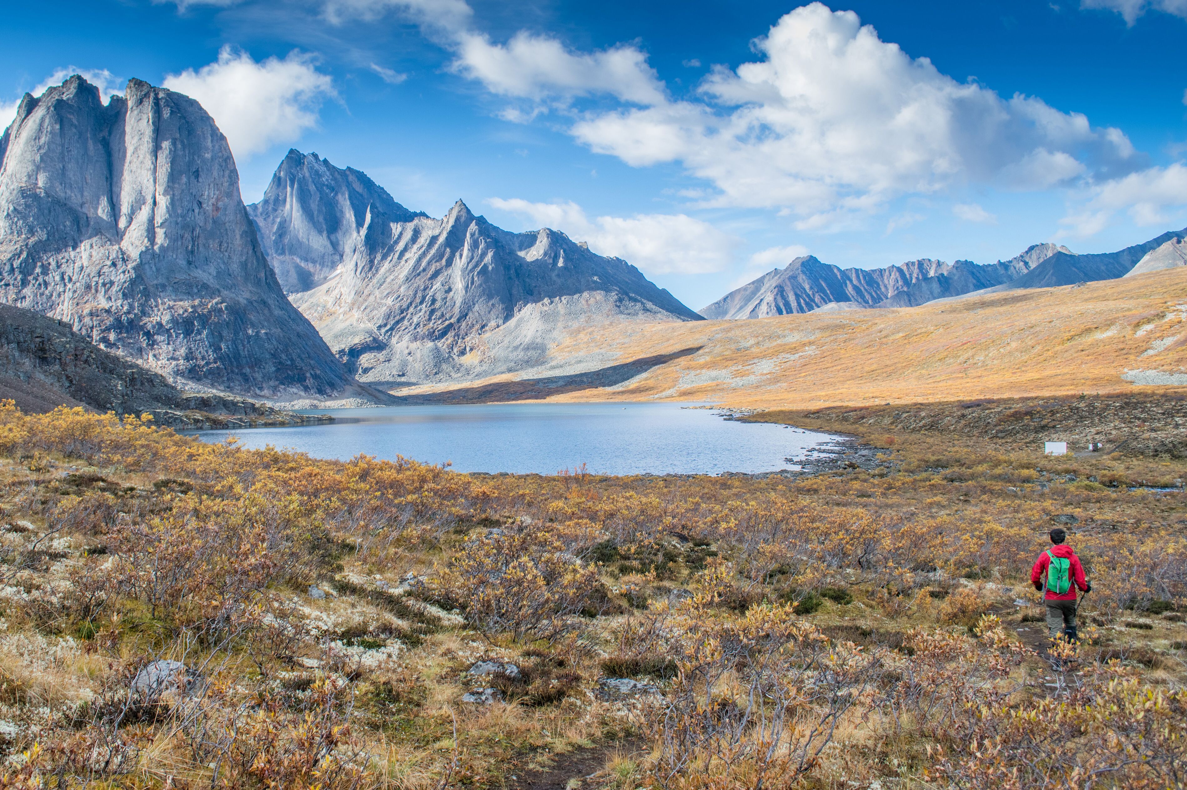Wanderung zum Divide Lake im Tombstone Territorial Park im Yukon