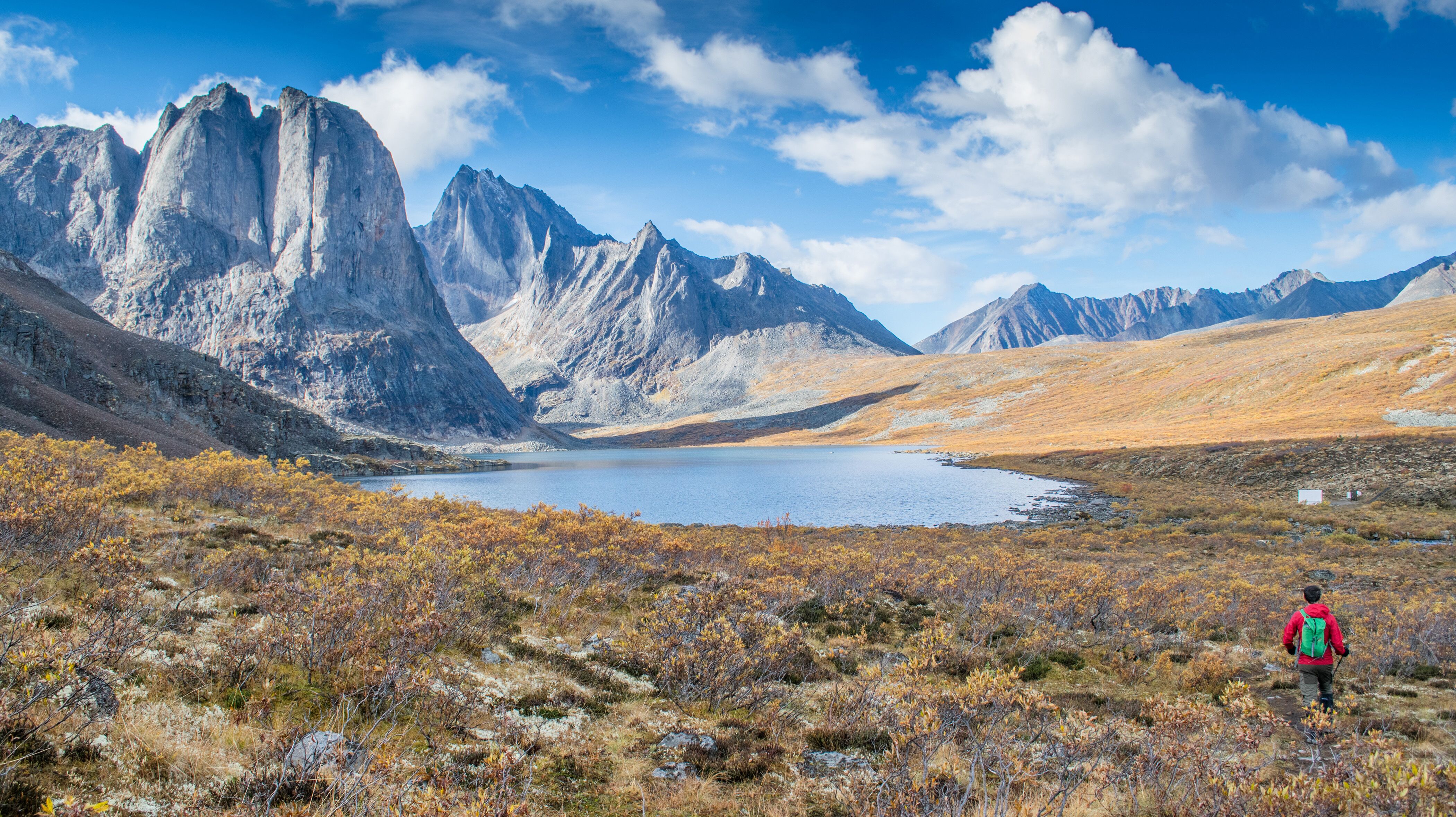 Wanderung zum Divide Lake im Tombstone Territorial Park im Yukon