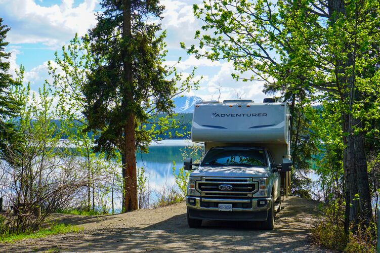 Camping am idyllischen Twin Lakes Campground