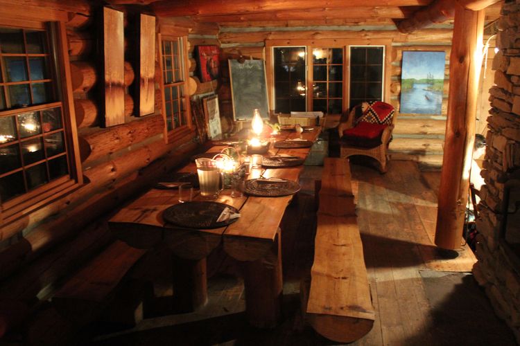 gedeckter Tisch im Log Cabin im Algonquin Provincial Park