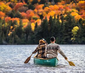 Mit dem Kanu den Algonquin Provincial Park im Indian Summer erleben