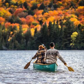Mit dem Kanu den Algonquin Provincial Park im Indian Summer erleben