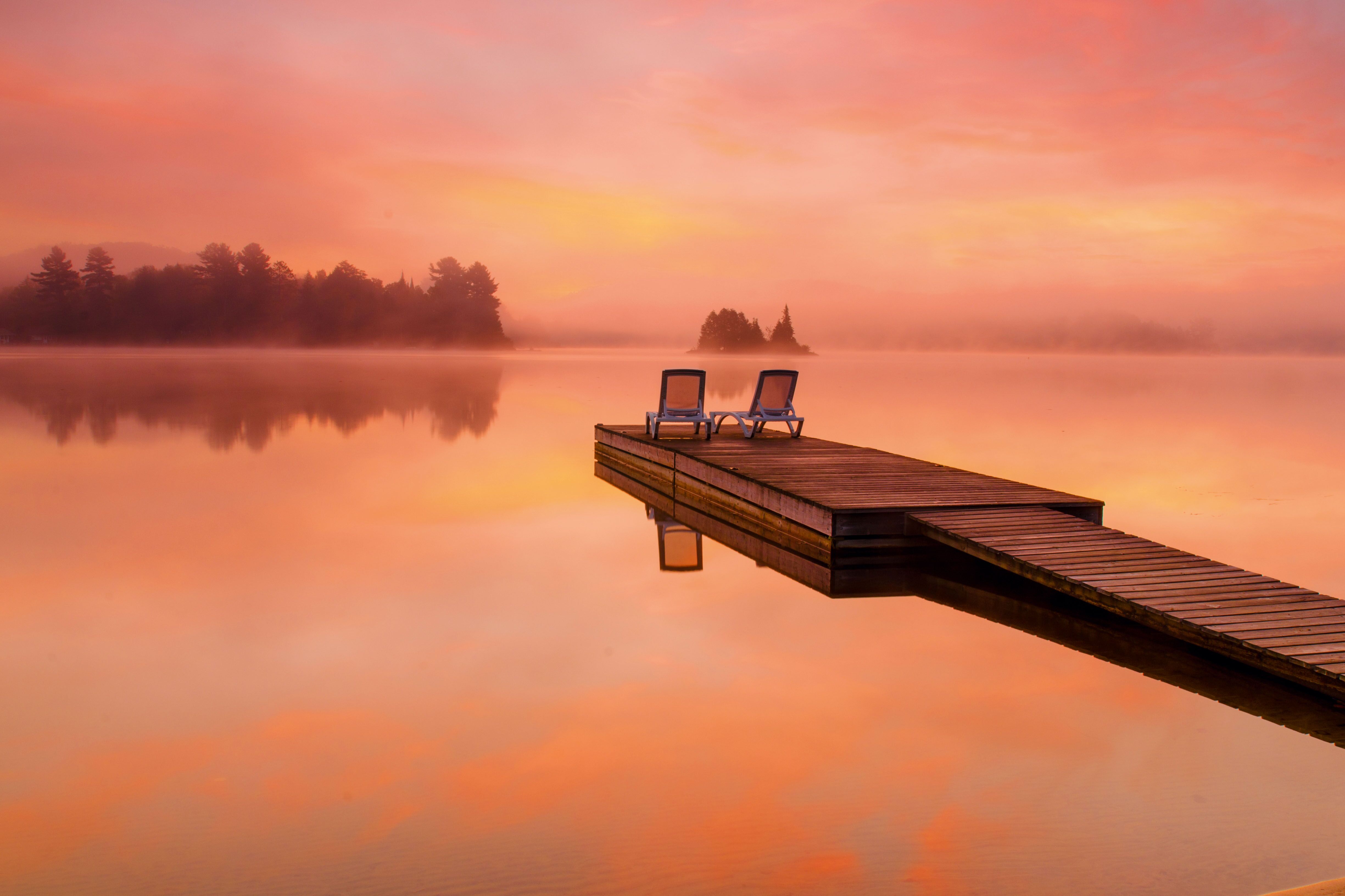 Idylle frühmorgens am See