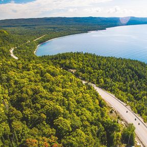 Ausblick auf den Highway 17 entlang des Lake Superior