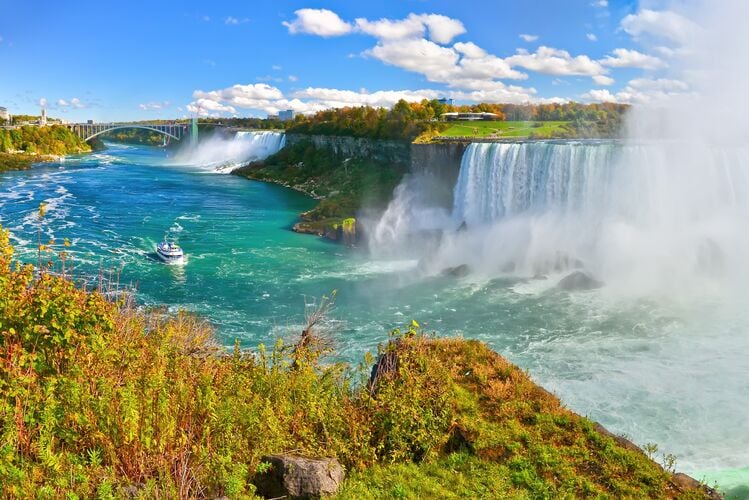 Die Niagara Falls im Herbst