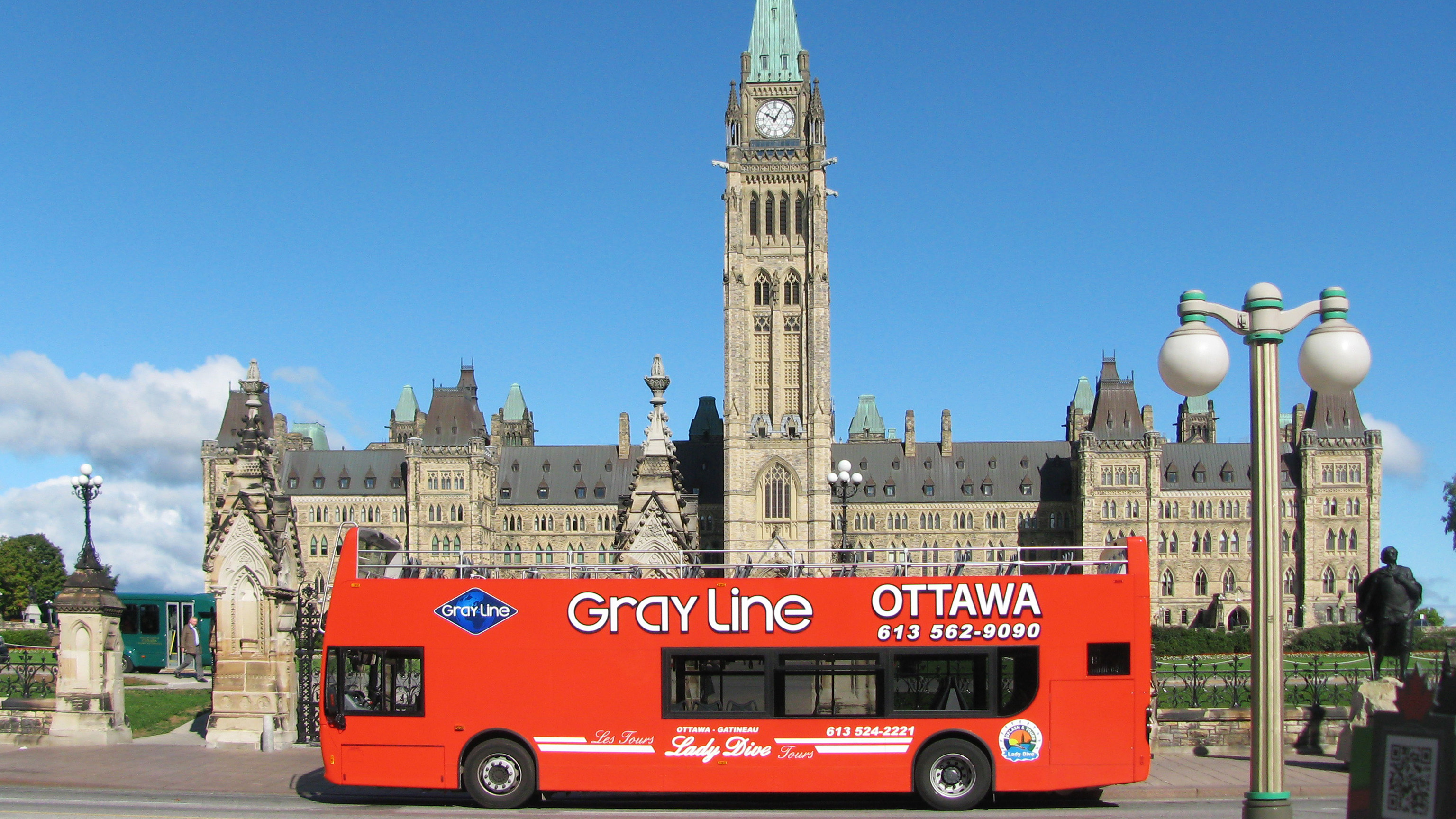 Gray Line Ottawa Hop-On Hop-Off City Tour, Ontario