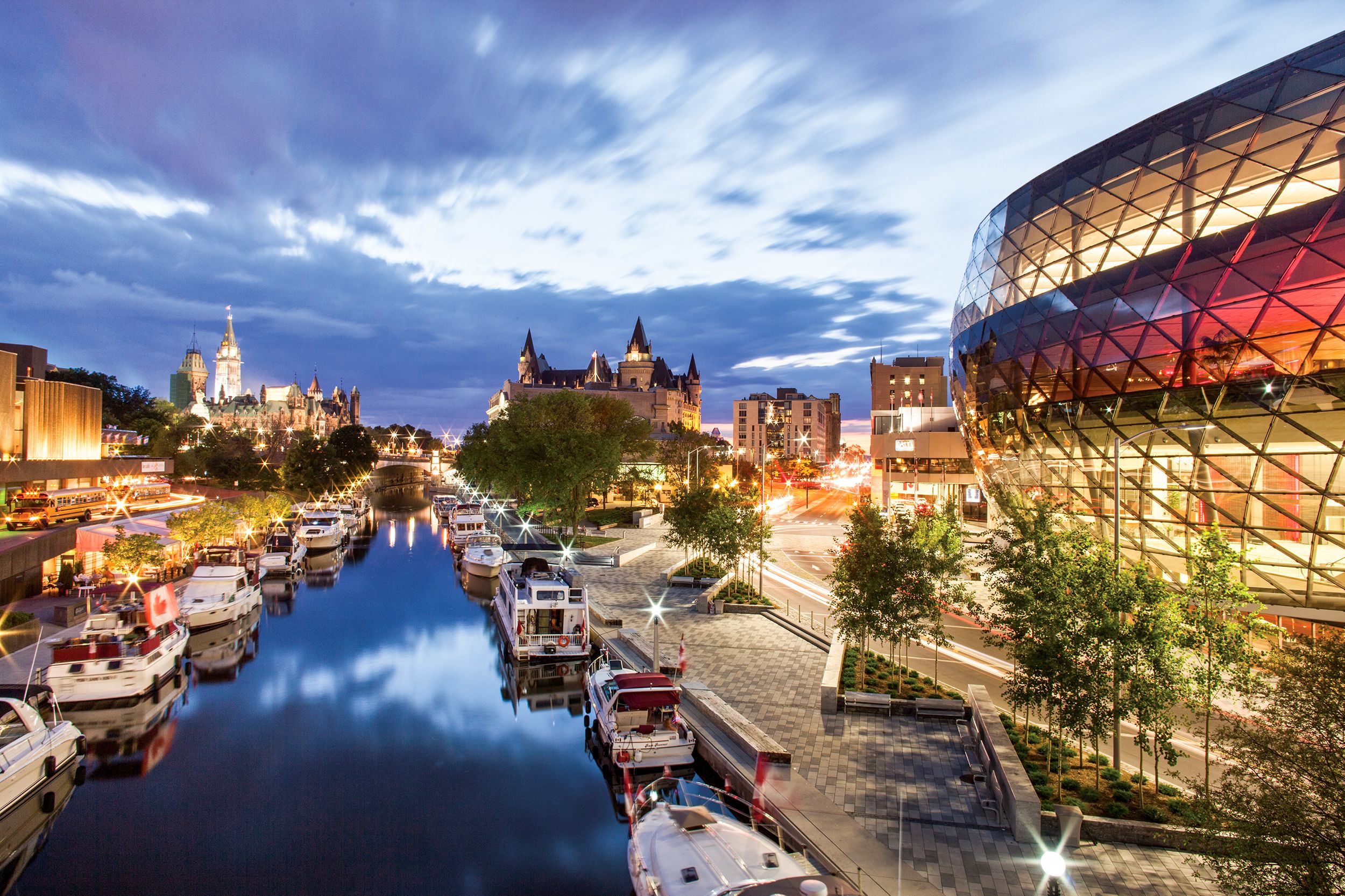 Der Rideau Canal nahe dem Shaw Centre in Ottawa, Kanada