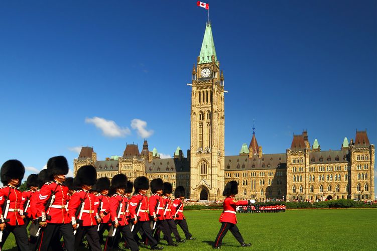 Wachabloesung vor dem kanadischen Parlament, Ottawa