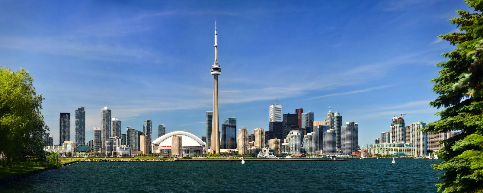 Die Skyline von Toronto am Tag
