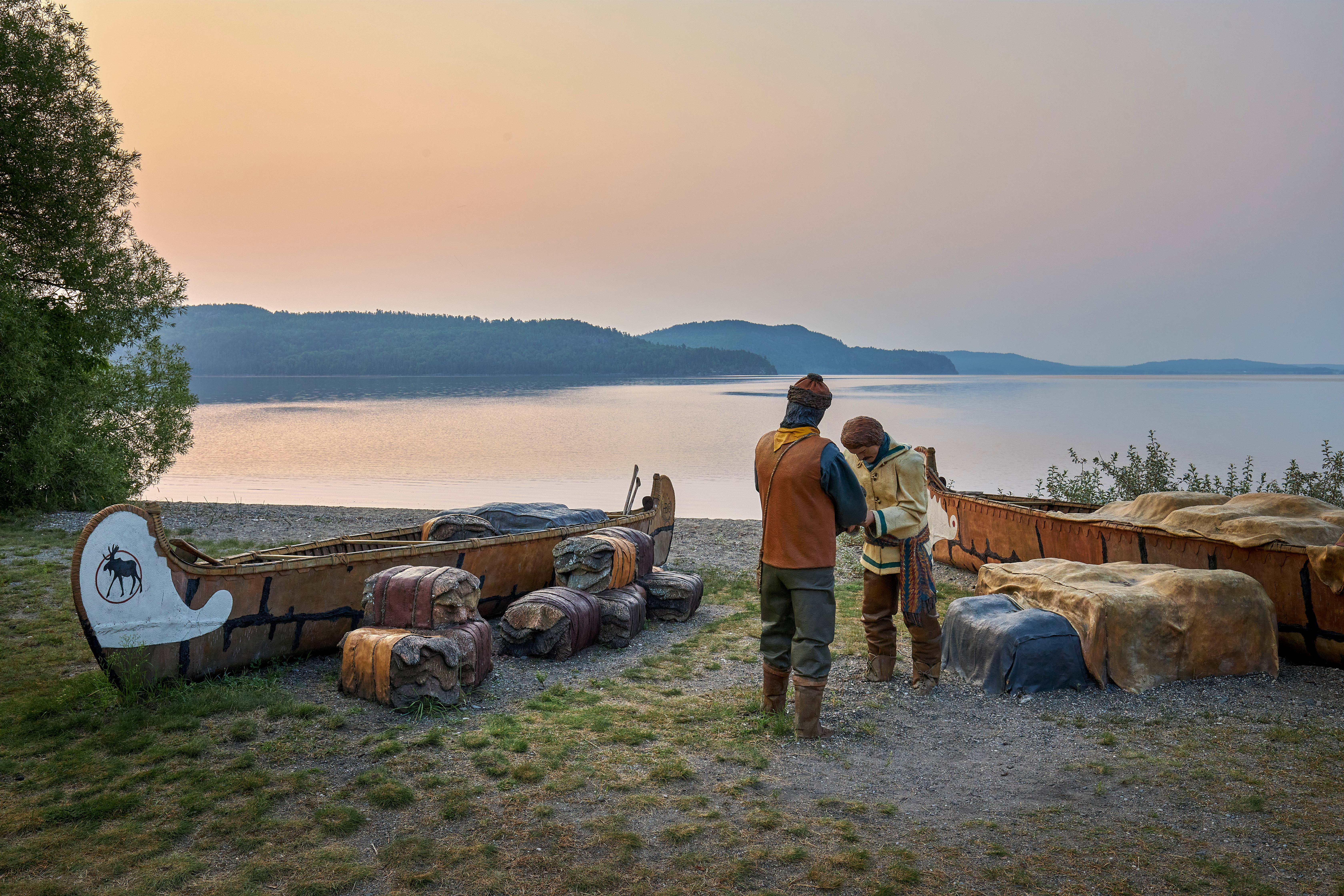 Historische Skulpturen in der Abenddämmerung