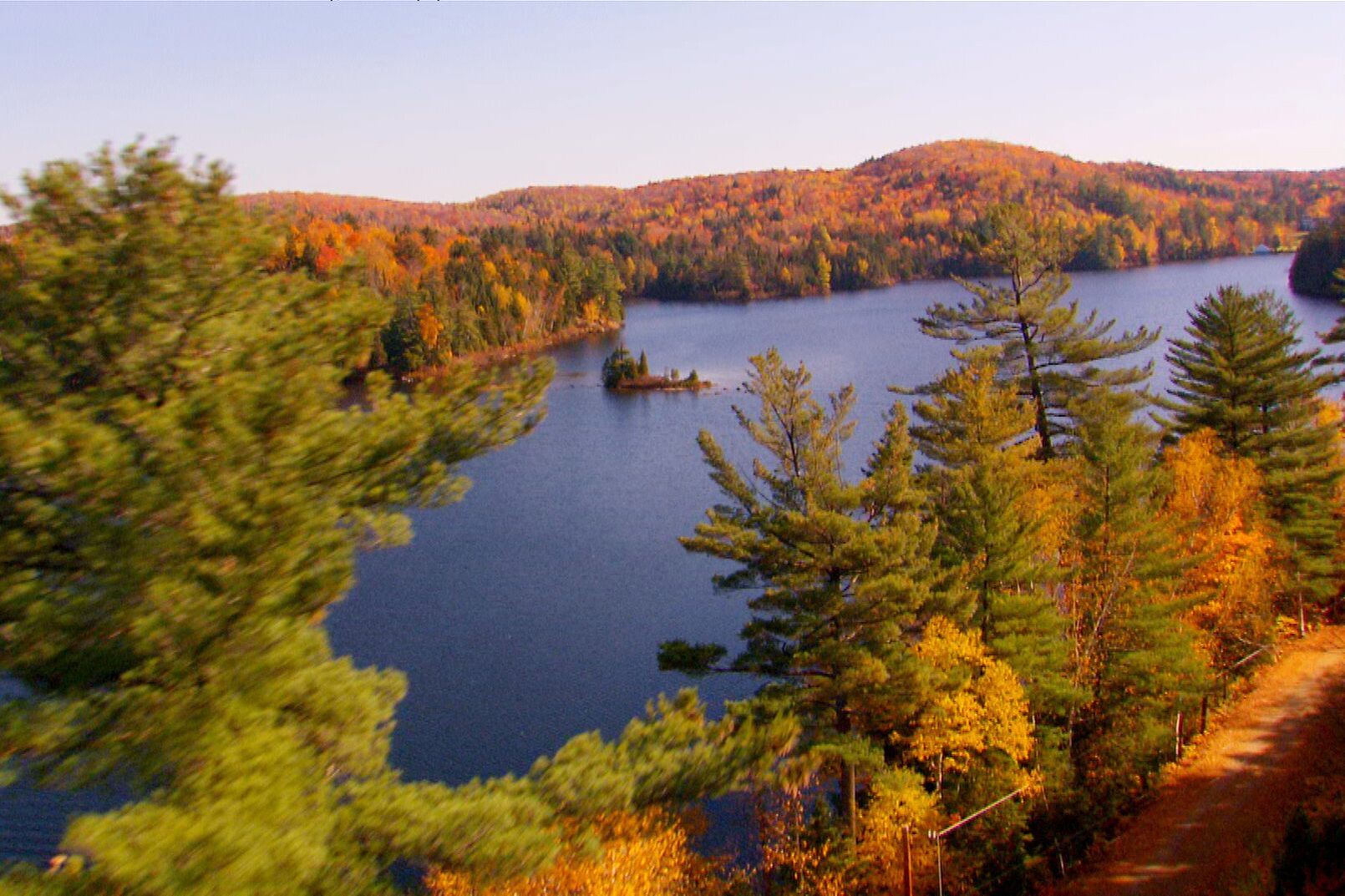 regionen/kanada/quebec/allgemein/fluss-herbst-landschaft-2.cr1610x1073-0x0