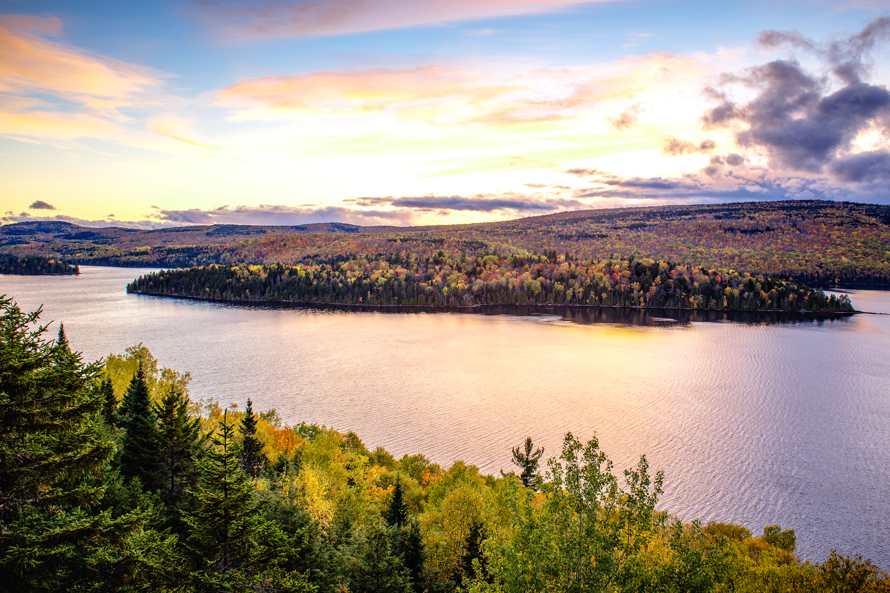 Ein See im La-Mauricie-Nationalpark in Kanada