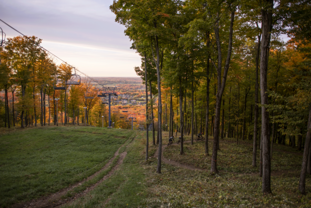 Mountain biking in herbstlicher Stimmung in Bromont Mountain biking in herbstlicher Stimmung in Bromont