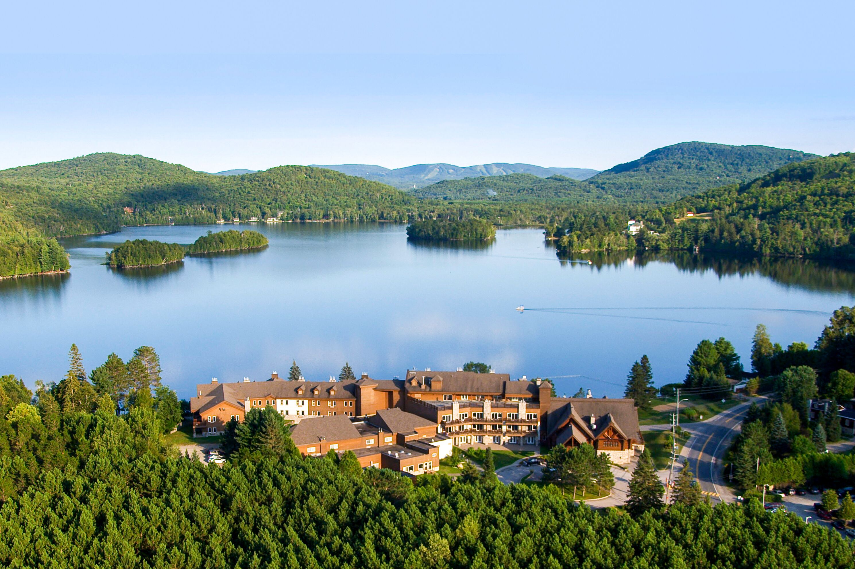 Blick auf die Grand Lodge Mont-Tremblant