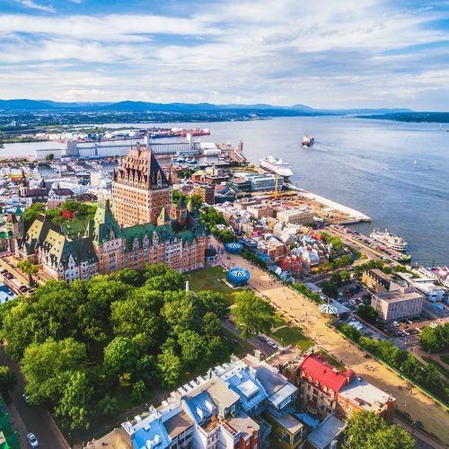 Blick über Québec City und den alten Hafen aus der Vogelperspektive in Québec