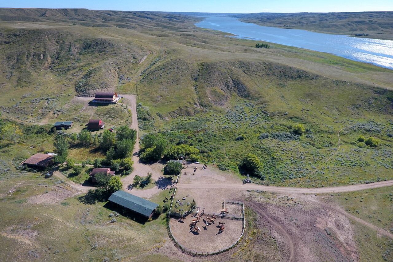 Luftaufnahme der La Reata Ranch in Kyle, Saskatchewan