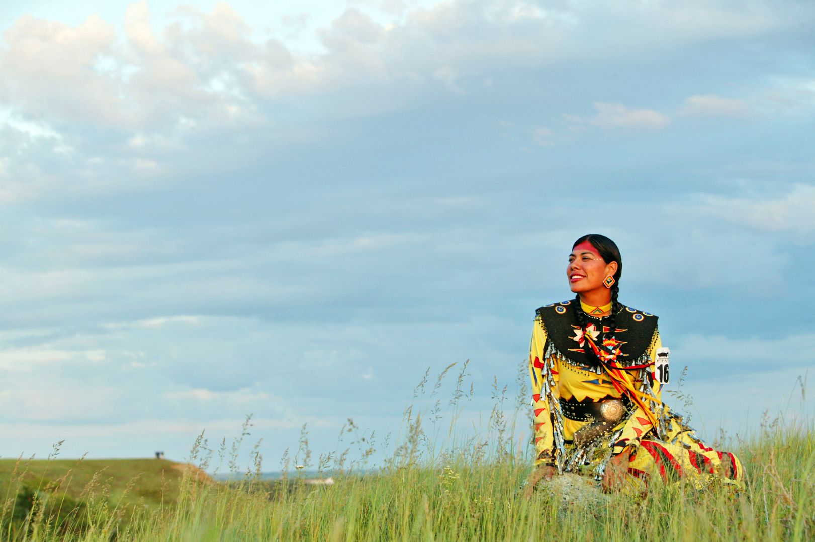 Firts-Nations-Taenzerin im Wanuskewin Heritage Center