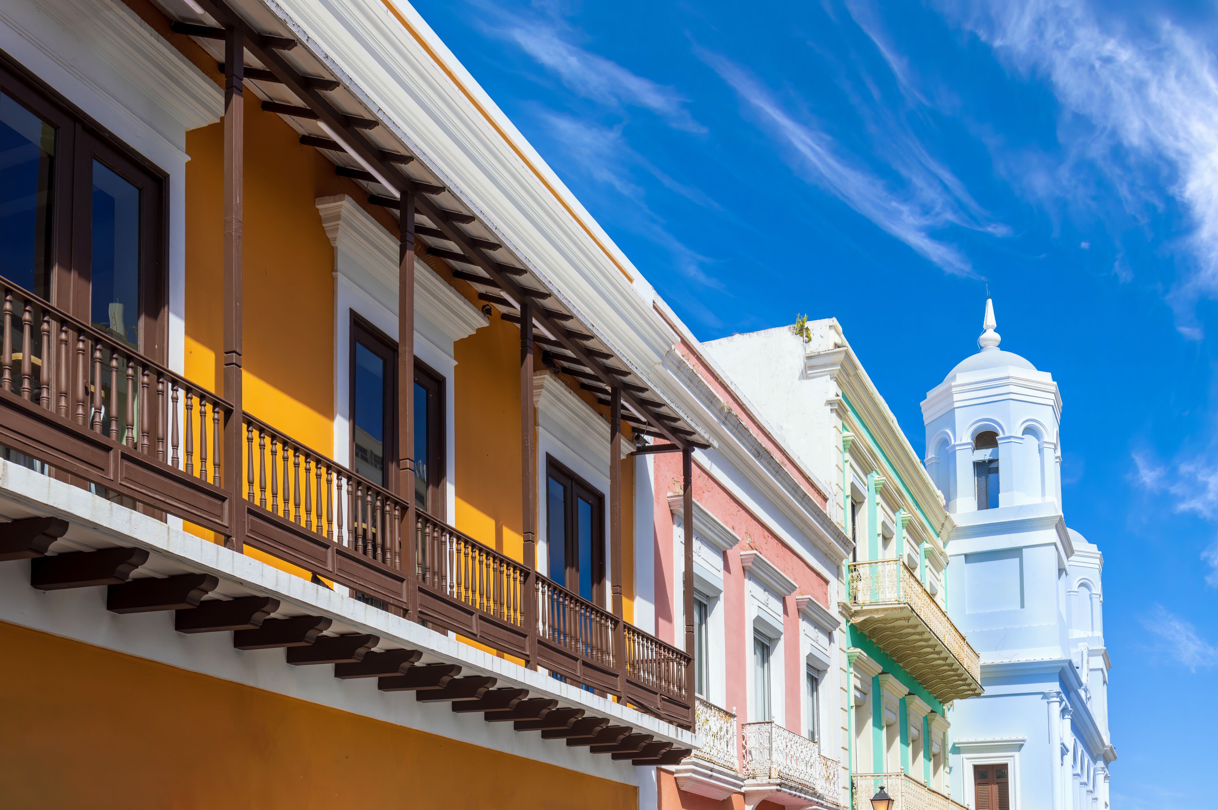 Puerto Rico bunte Kolonialarchitektur im historischen Stadtzentrum