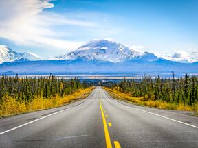 Roadtrip durch Alaska mit traumhaftem Bergpanorama