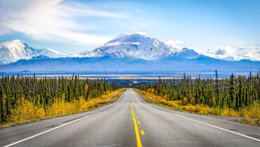 Roadtrip durch Alaska mit traumhaftem Bergpanorama