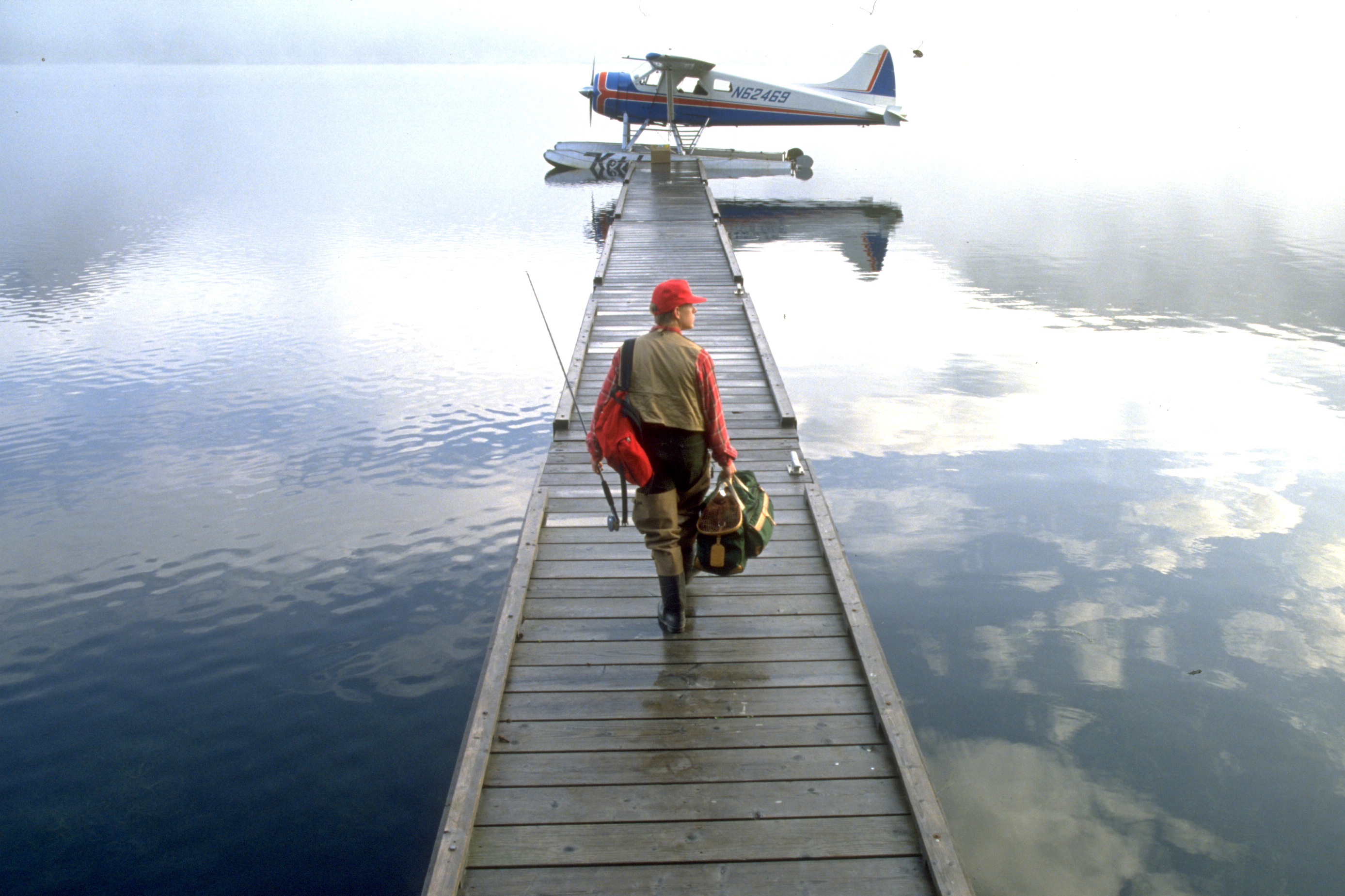 regionen/usa/alaska/allgemein/angler-steg-wasserflugzeug
