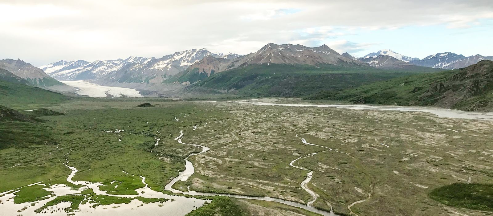 Der Ausblick Ã¼ber die Tangle Lakes in Alaska